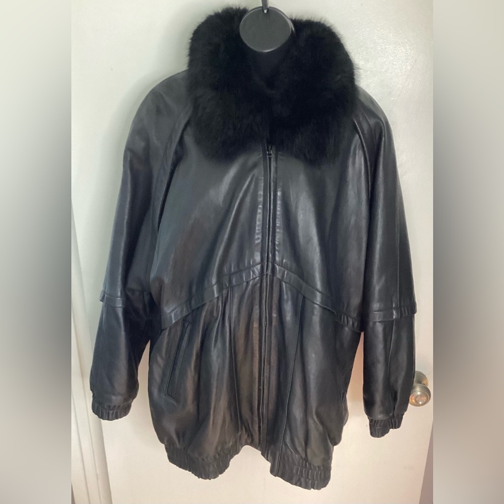 Vintage Black Genuine Leather Jacket with Genuine Opossum Fur Trim Insert L - Picture 3 of 16